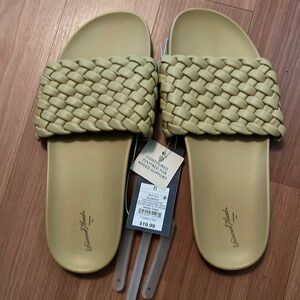 NWT Mustard sandals